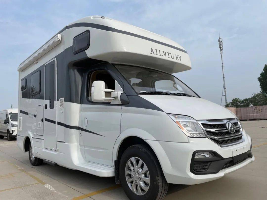 924上海房车展爱旅途房车合集蓝牌c本即可驾驶定制你的专属布局外观