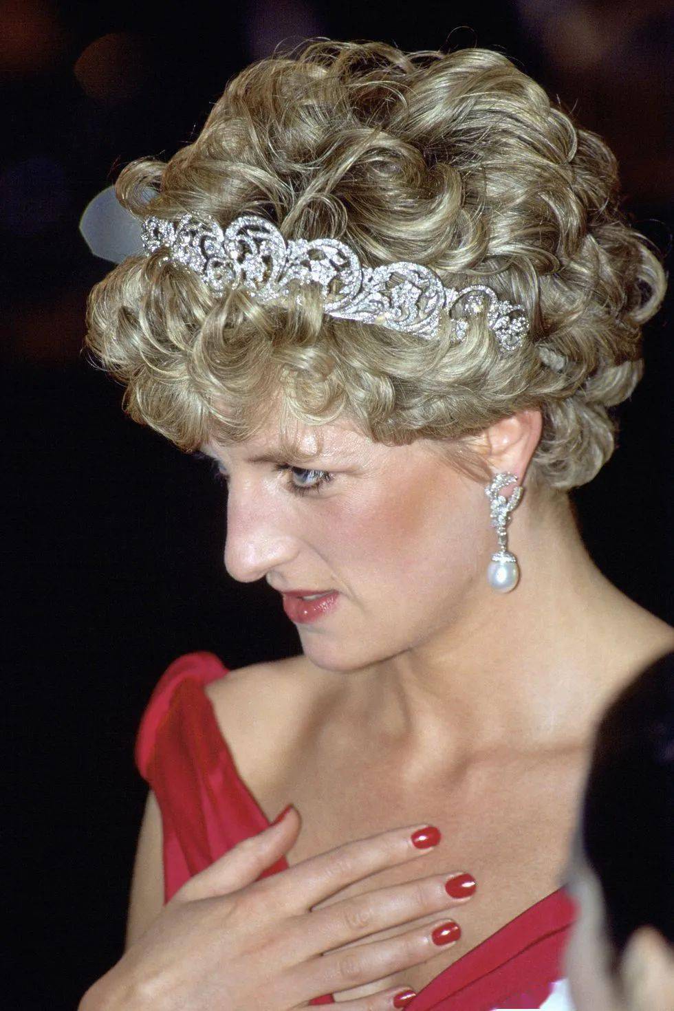 戴安娜王妃传记电影即将上映!凄美海报背后,隐藏着怎样的秘密?