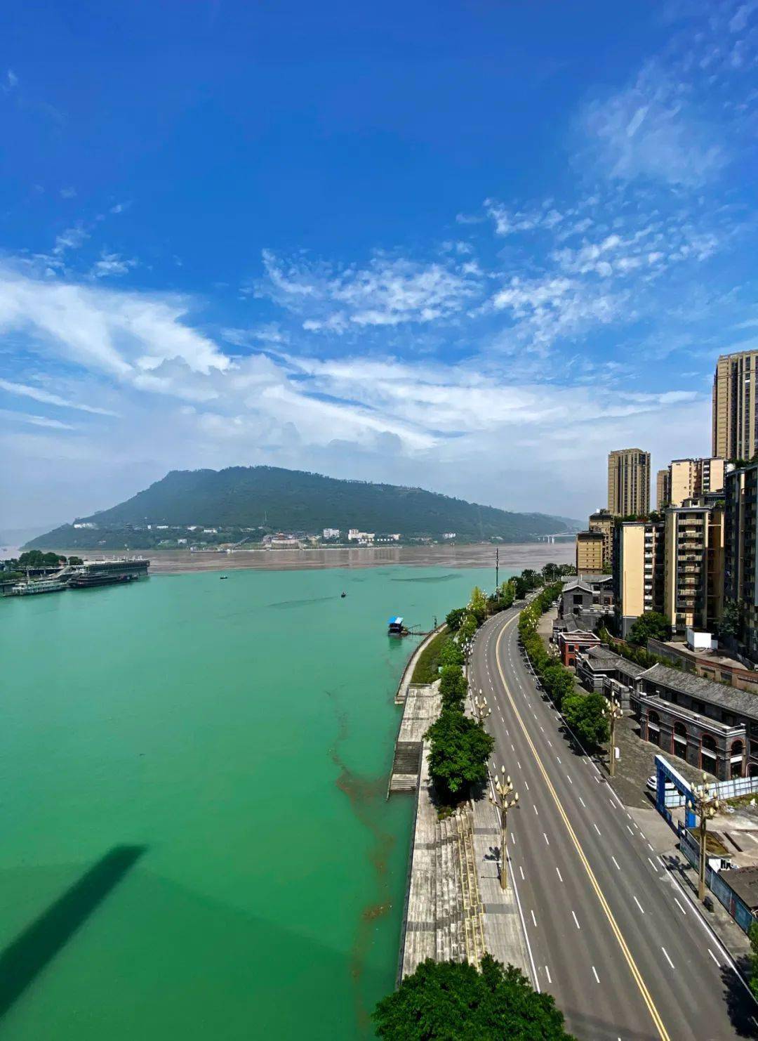 涪陵两江交汇再现最美"鸳鸯锅"!_乌江