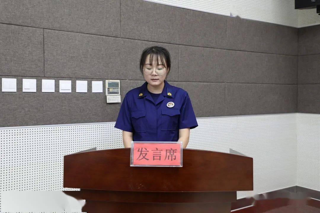 平谷区消防救援支队隆重举行专职消防员,消防文员换装仪式_队伍