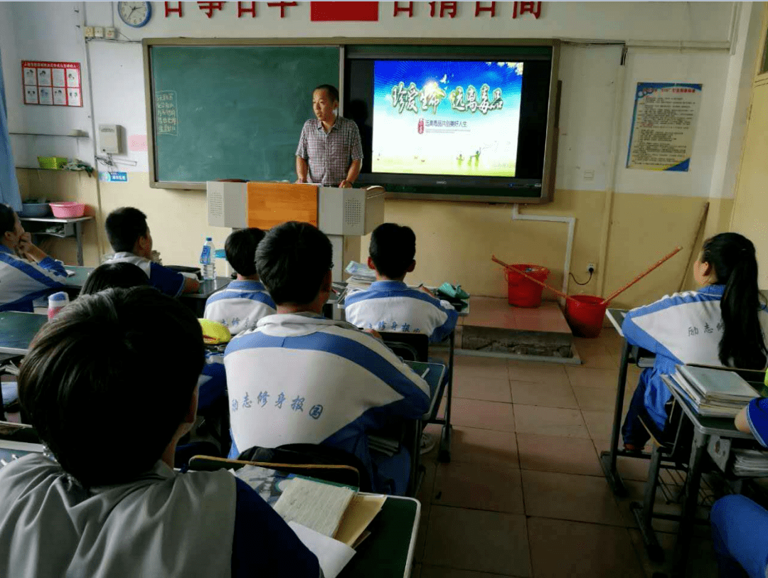 精武镇02西青区辛口镇禁毒工作站联合针综治办,团委,妇联等部门充分