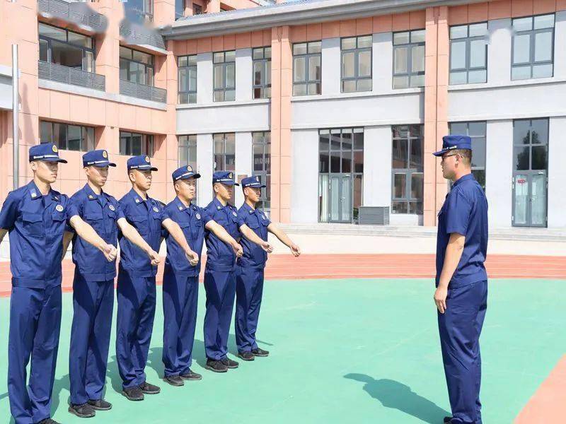 深州市消防救援大队开展队容风纪纪检查及队列训练