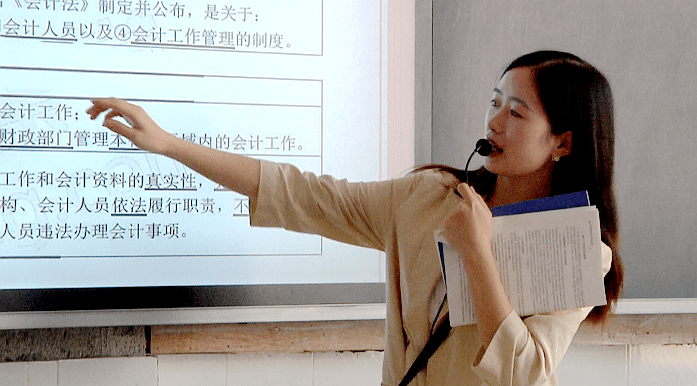 怎么样才能成为中职教师 9f978b97426d4f9b9e8c83d1faf49b83.png