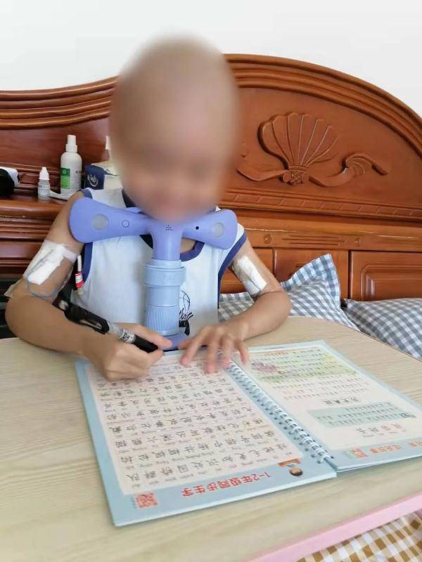 网友|5岁患癌男童劝妈妈再生一个，妈妈却说……