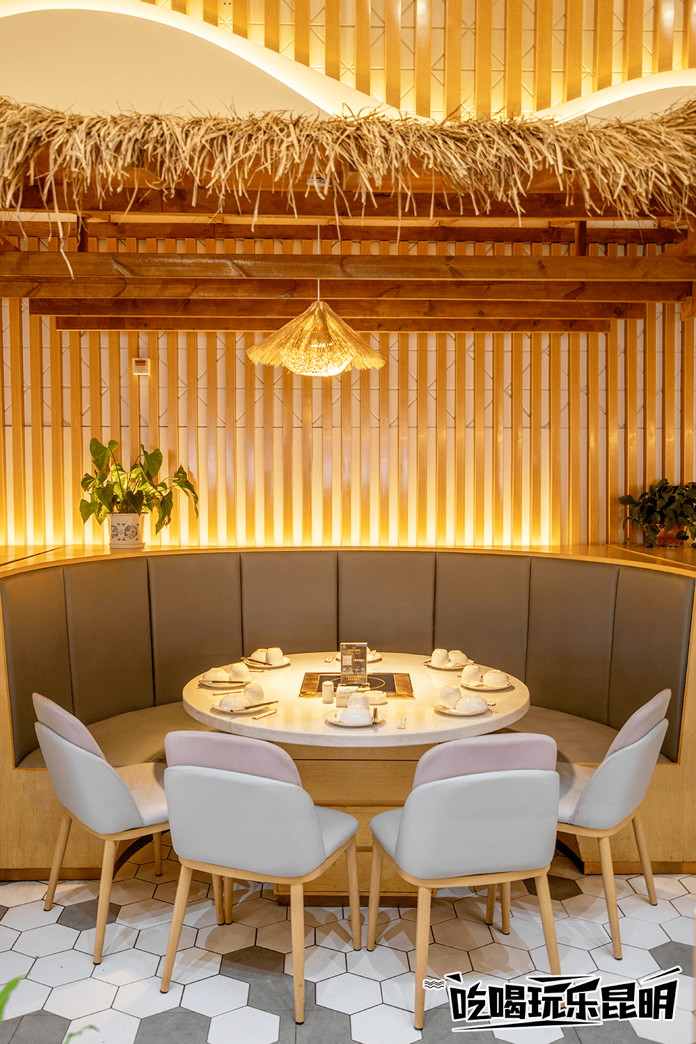 藏在闹市中的昆明小临沧火腿木瓜鸡的天花板这家民族菜餐厅不简单