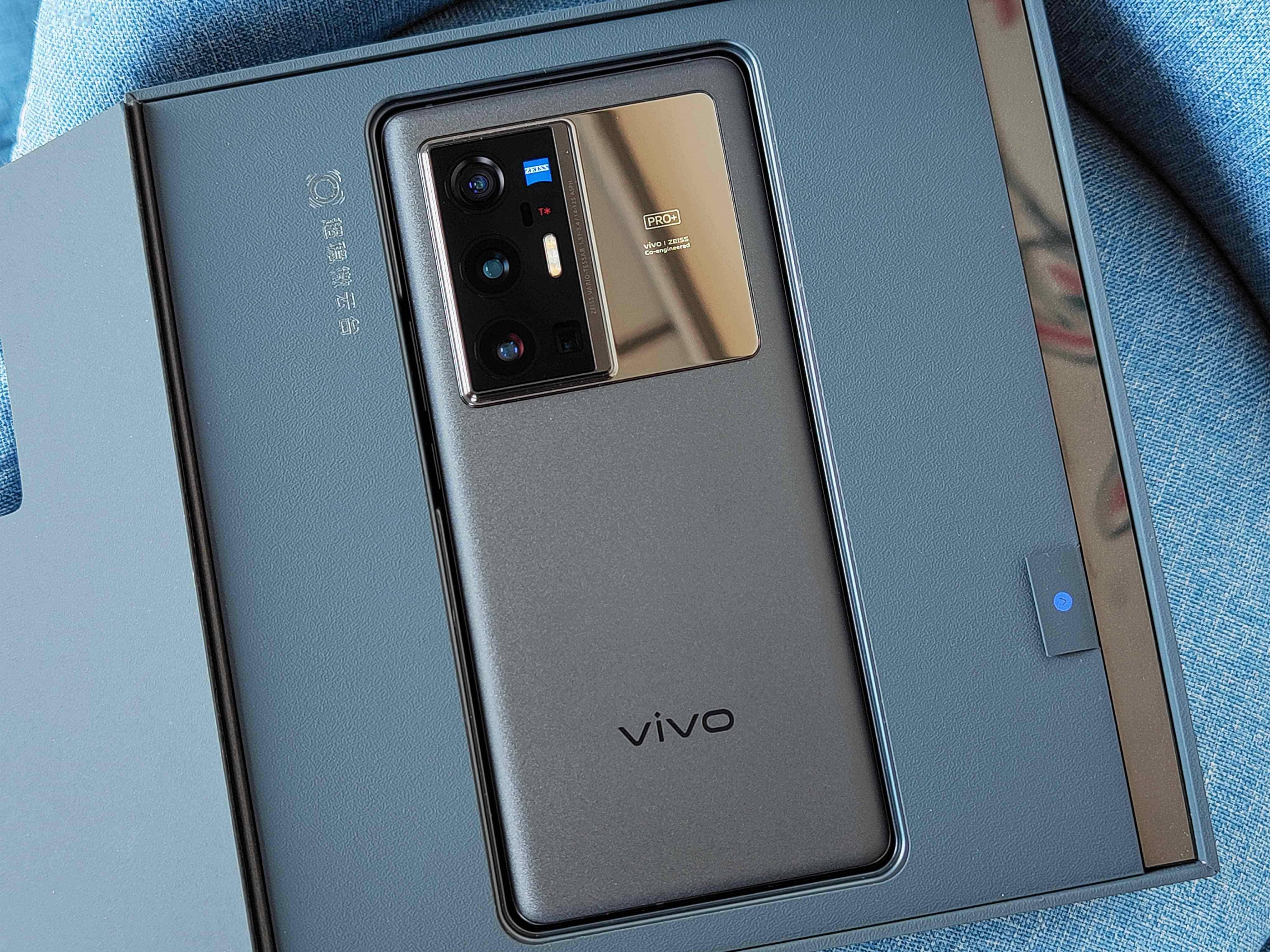 vivo x70 pro 评测:可能是今年拍照最好的手机_镜头