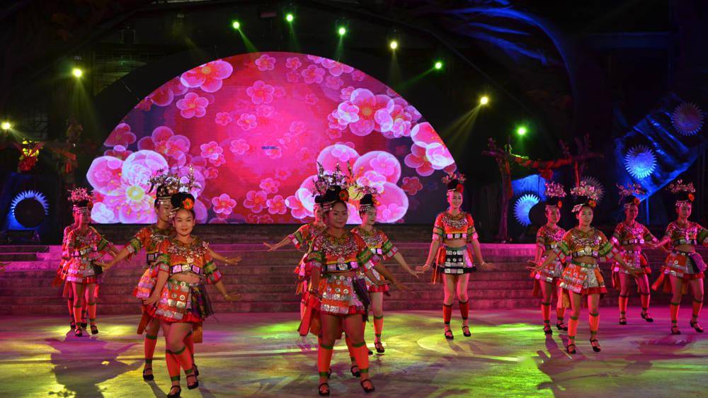 西江盛典来千户苗寨必看的演出实在是太震撼了