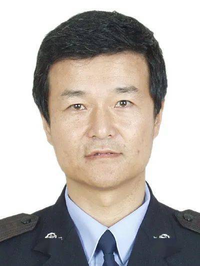 六盘水市2人被授予全国公安系统二级英雄模范称号