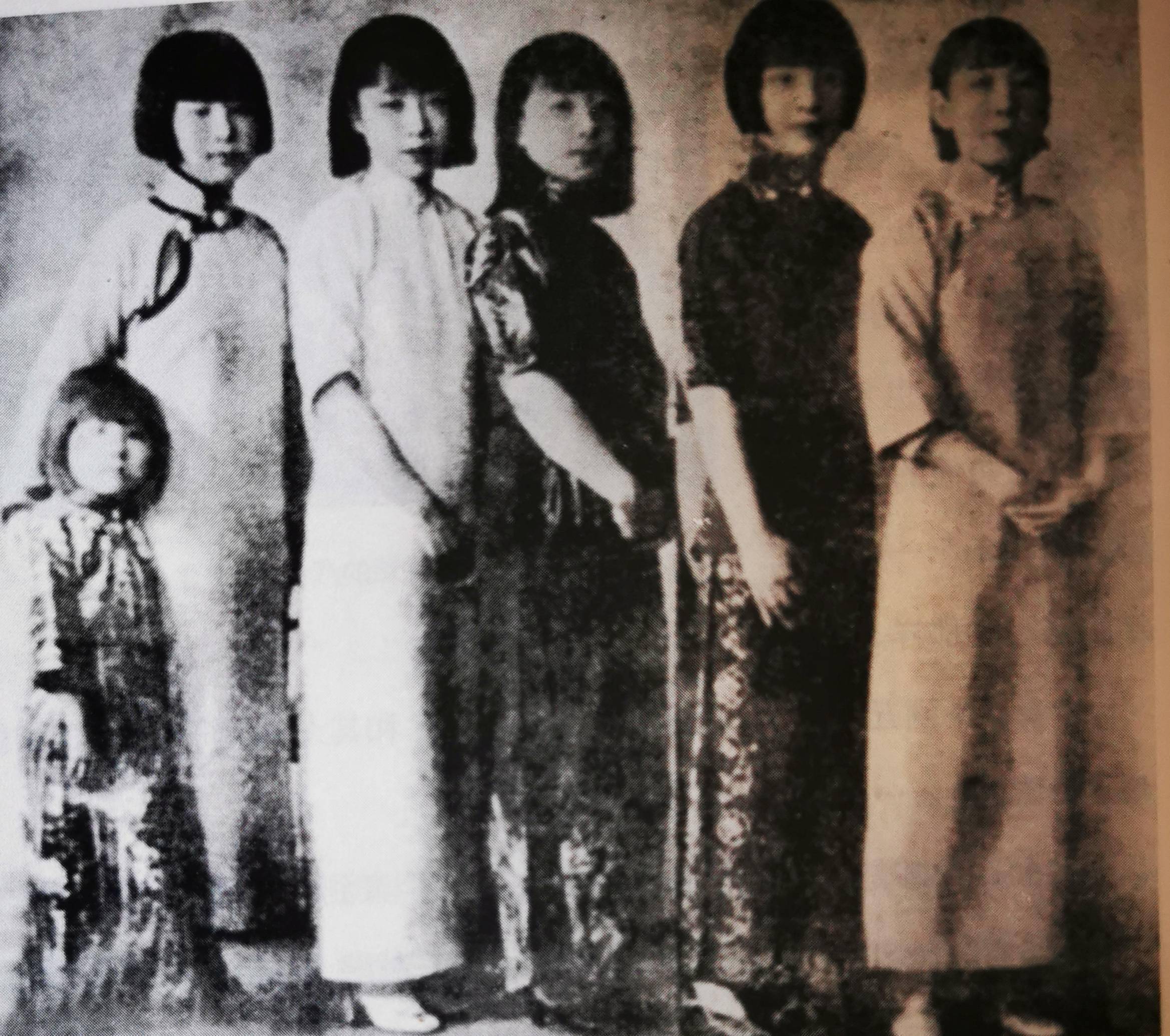 母亲一直是家里的依靠,她病倒后,张学良和姐姐张首芳都急坏了.