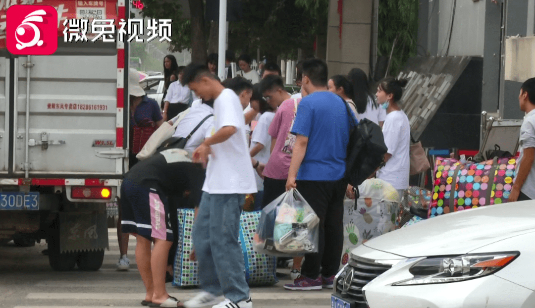 技术|毕业实习变成“催债客服”？学生：不去实习就要被退学，校方回应