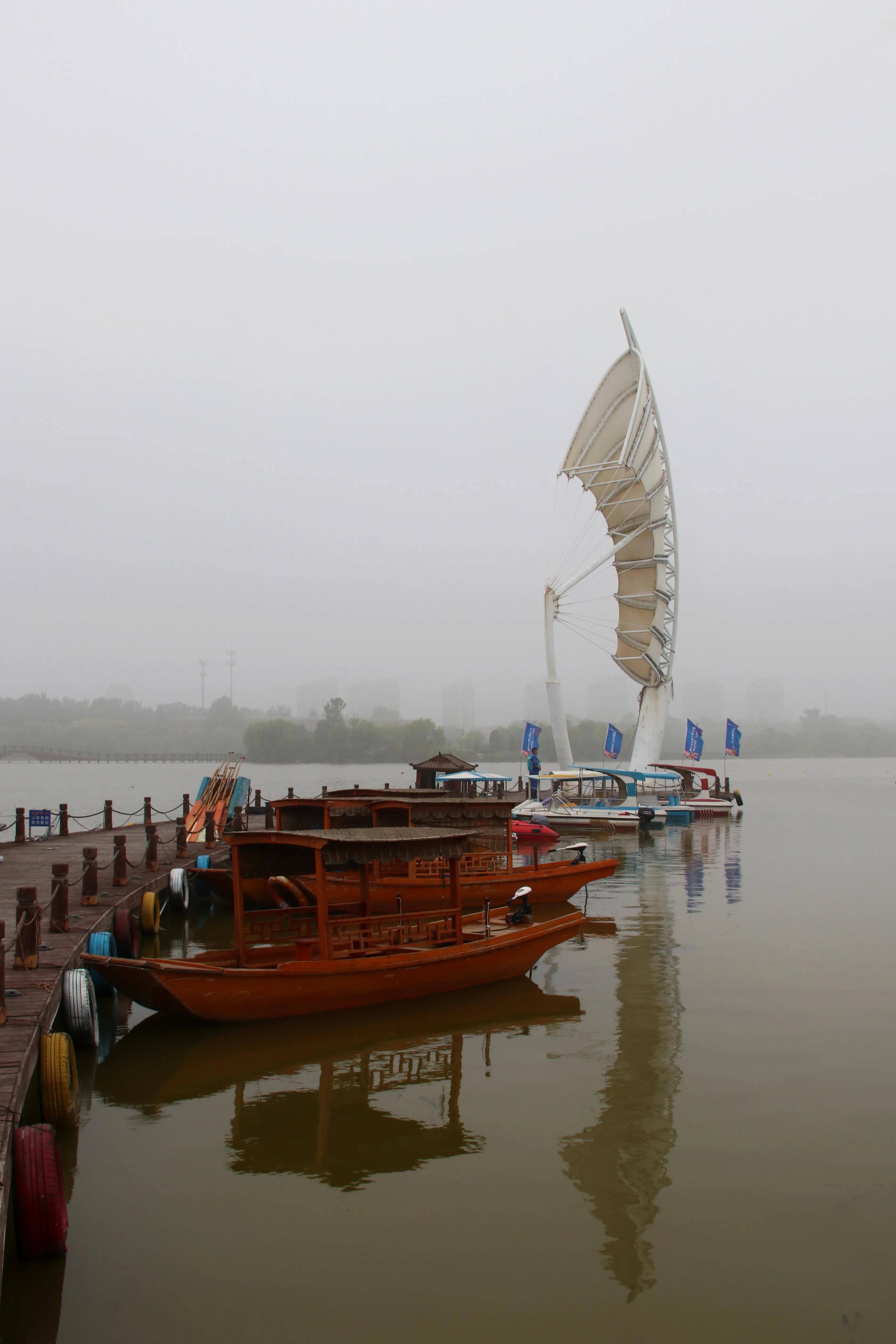 鸢都湖龙舟杨帆