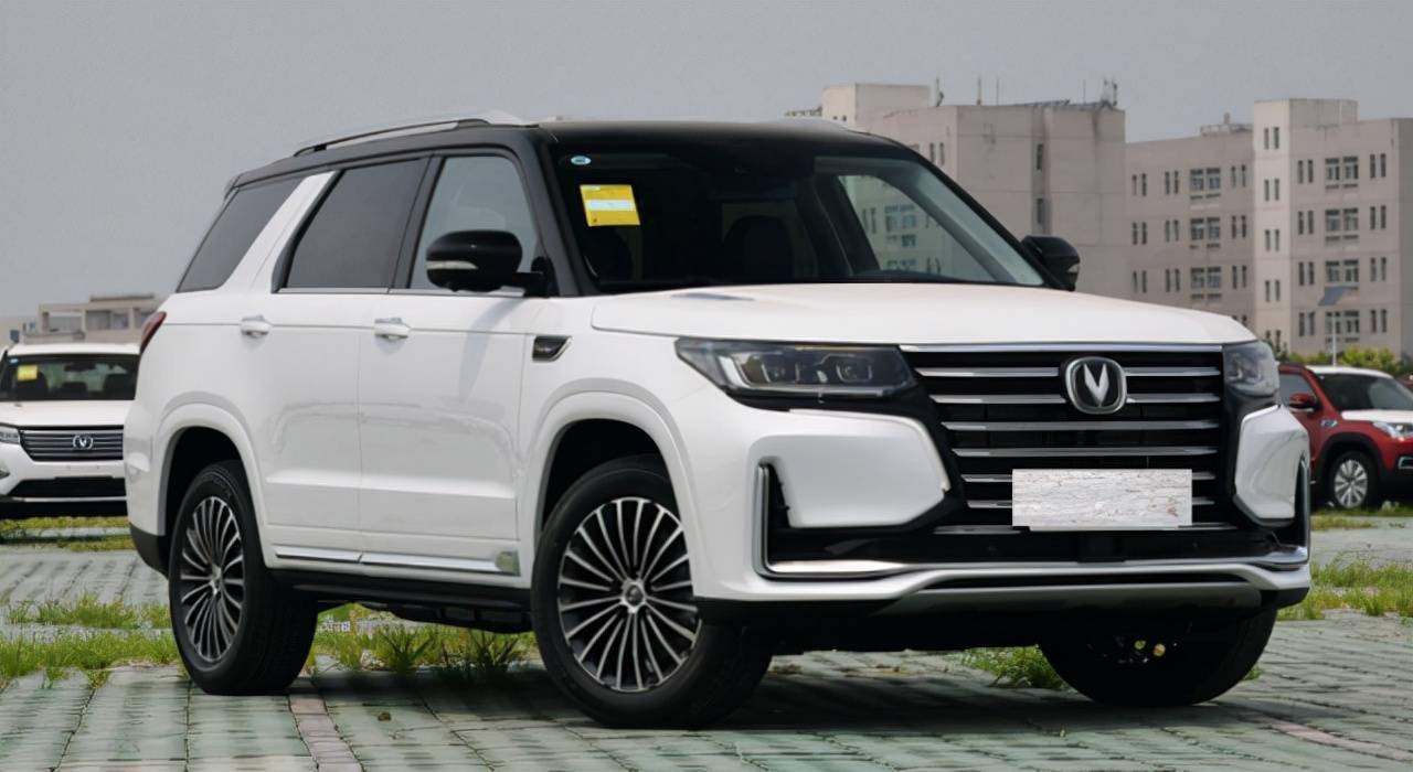 长安cs95失败了车长近5米四驱全系233马力18万带7座布局