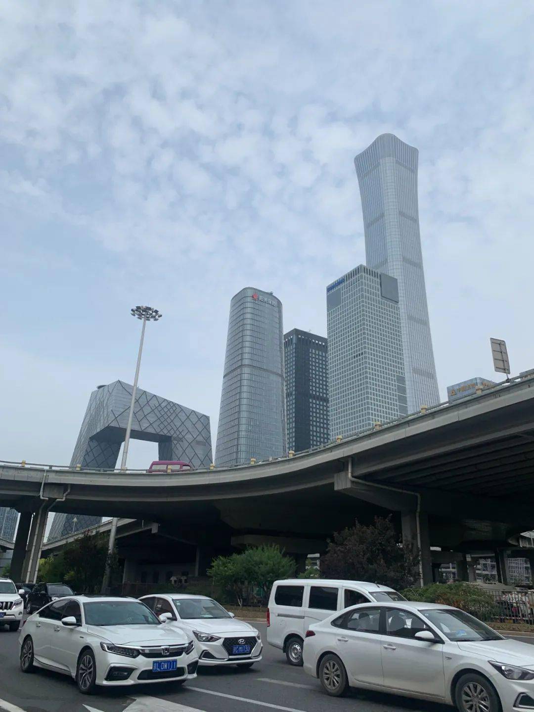 进入二十一世纪后原大北窑立交桥扩建升级变成了如今的国贸桥而它