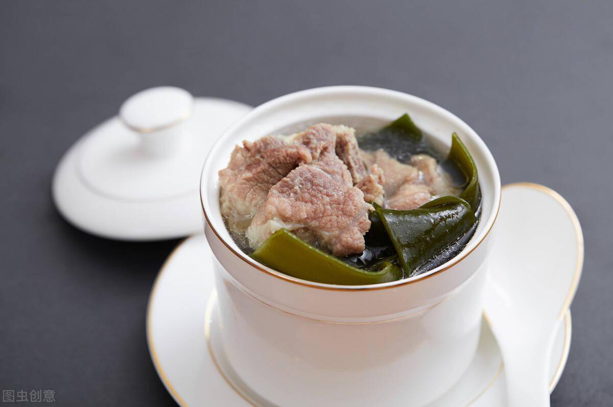 排骨汤怎么炖好喝又营养小孩吃 06e31b82a00f4c499eb02884e244f68a.jpeg