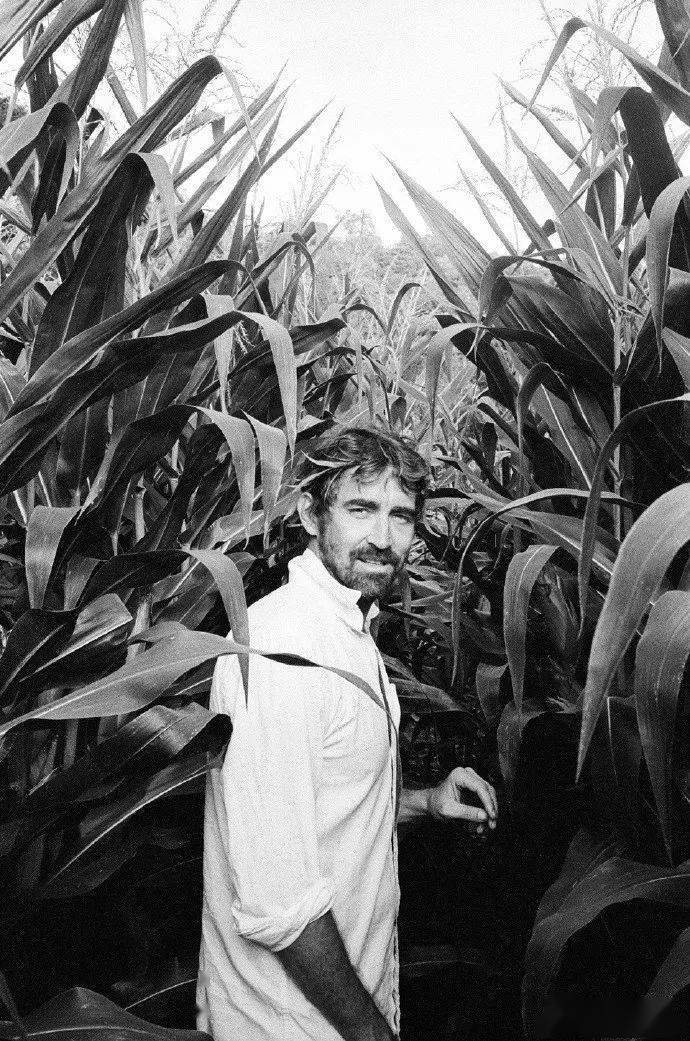 果然长得好看的男人都有男朋友↓↓男友名叫matthew foley,是thom