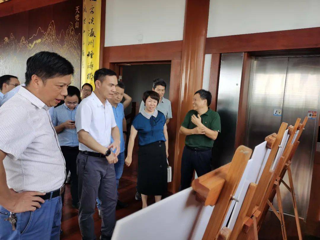 9月7-8日绍兴市综合执法局党委委员,副局长王欣督查市民公园垃圾分类
