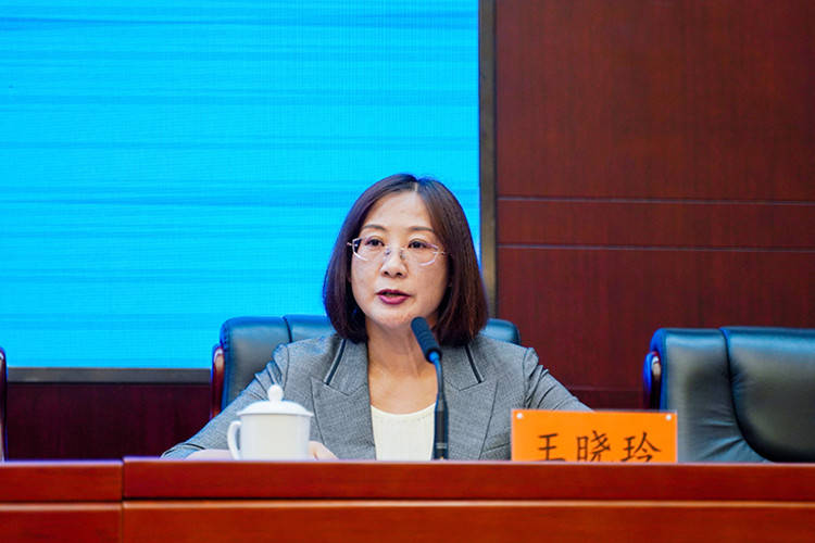 沧州市人民政府副市长王晓玲王晓玲就沧州会场的具体安排,杂技艺术节