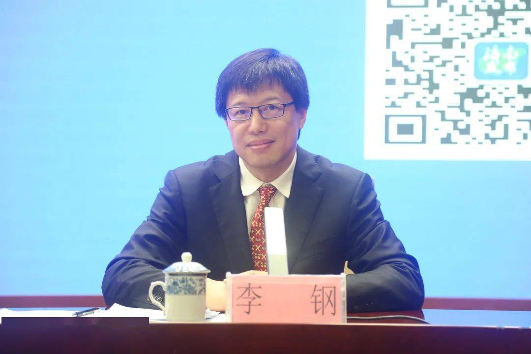 海南证监局局长李钢:各位媒体朋友,上午好!