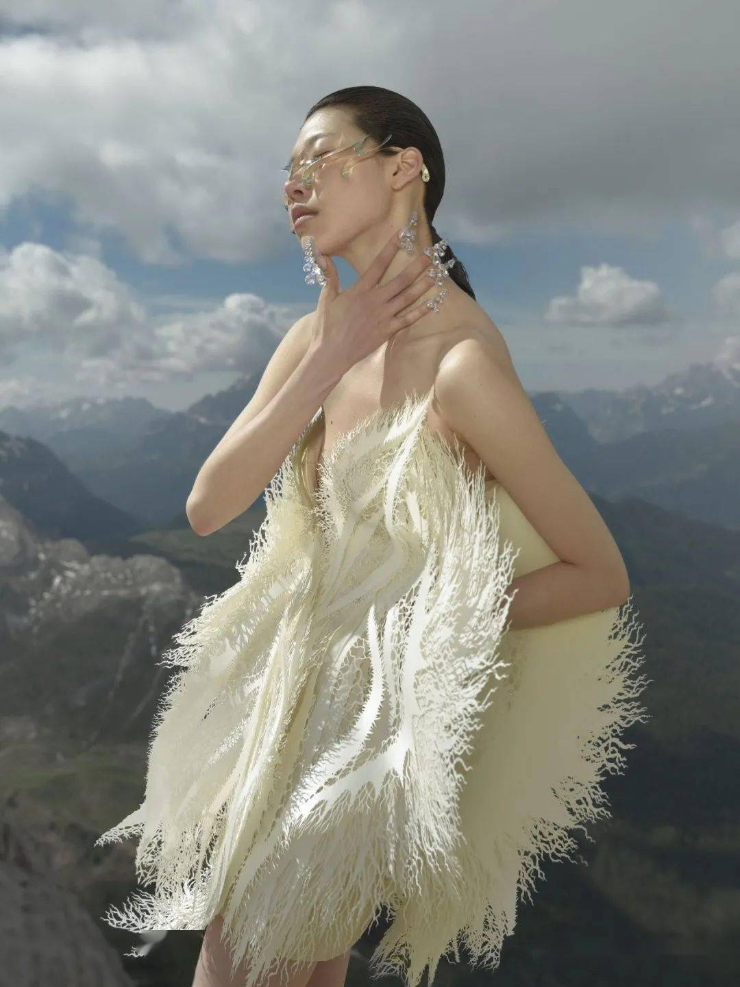 van|“外星生物”、行走的3D打印，未来服装长什么样？