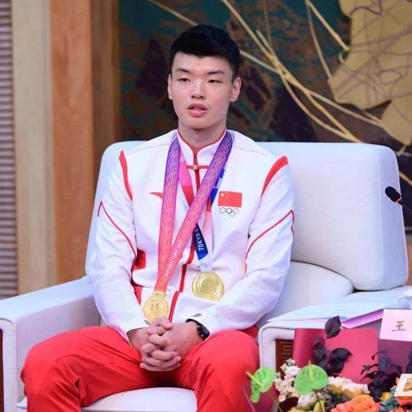 张兵看望慰问嘉兴籍首位奥运冠军王懿律_人民