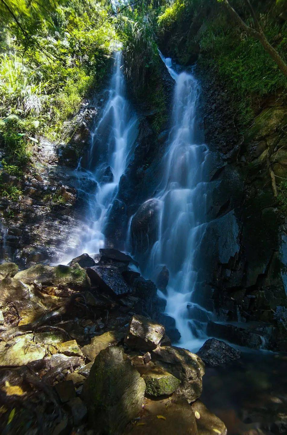 望仙谷的溪水飞瀑