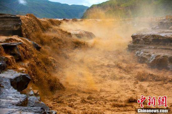 壶口|雨中黄河壶口瀑布更显壮观