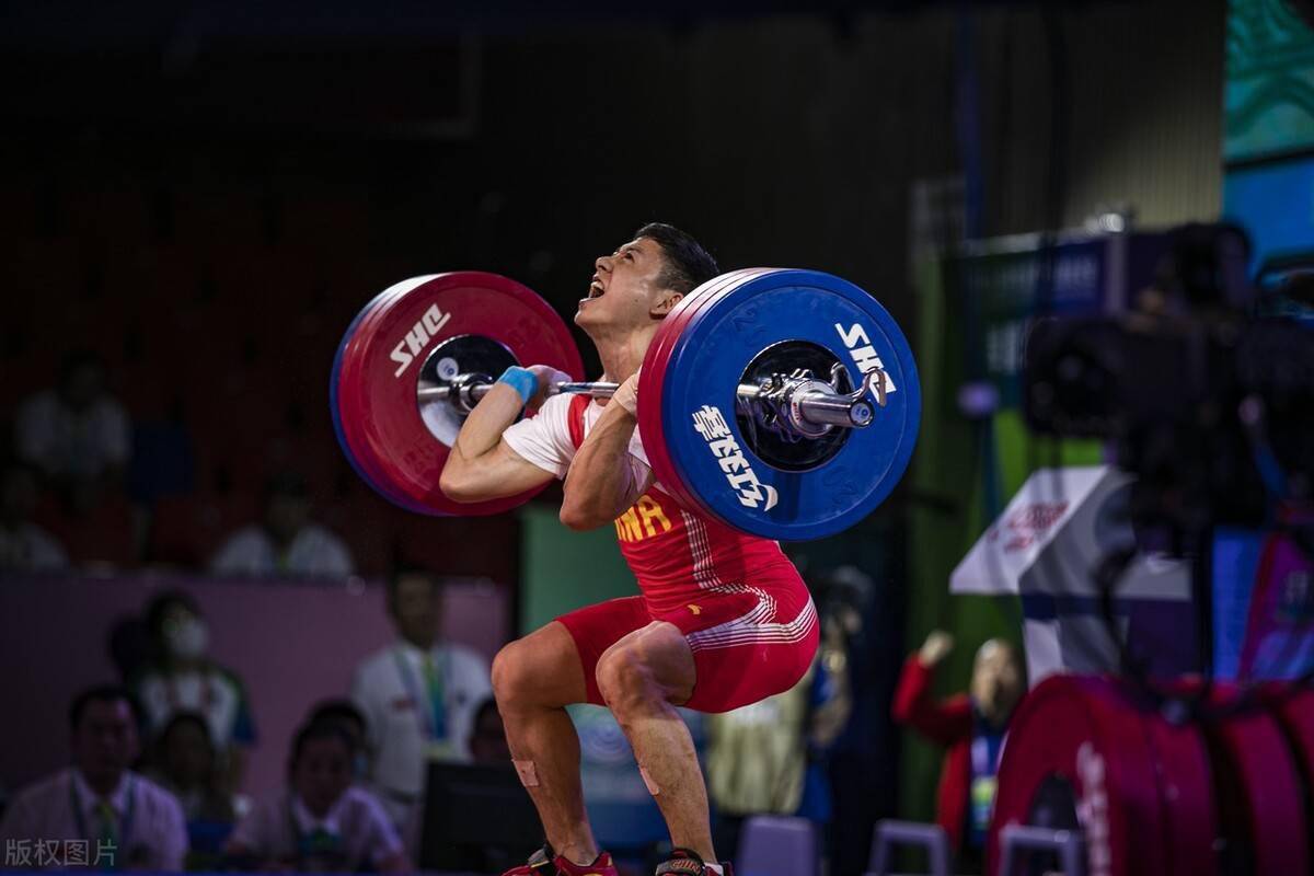 世界纪录全运会贾雄辉抓举147公斤李发彬挺举逆转成功夺魁