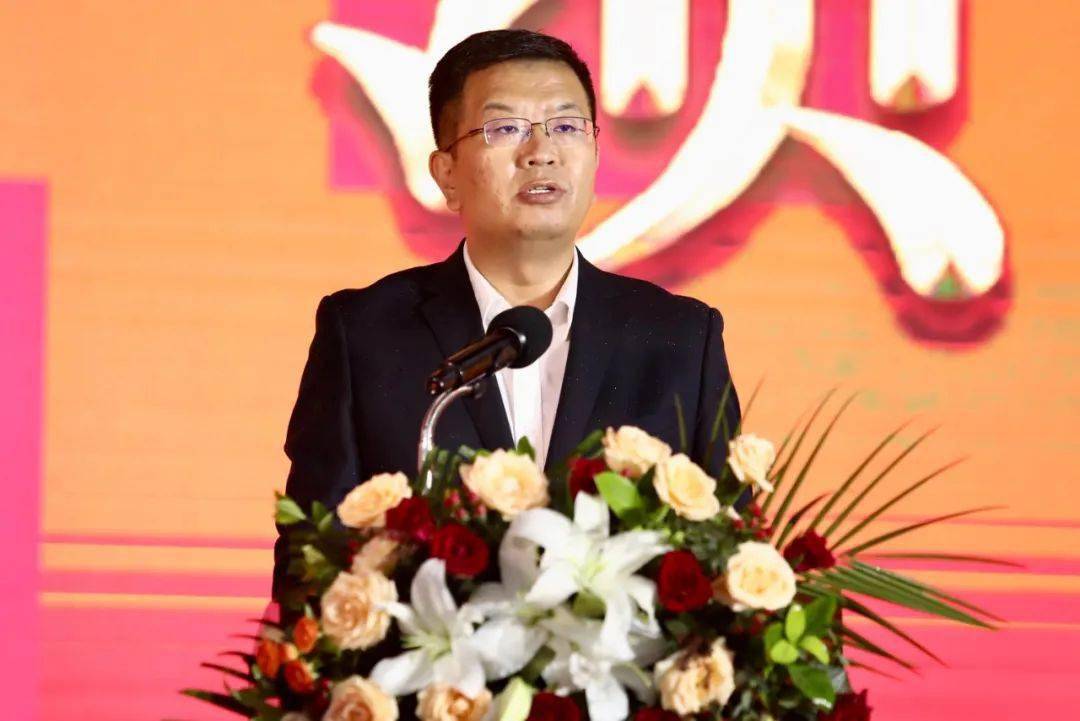 泊头市市长王志亮在致辞中对十里香近年来的快速发展及对泊头经济社会