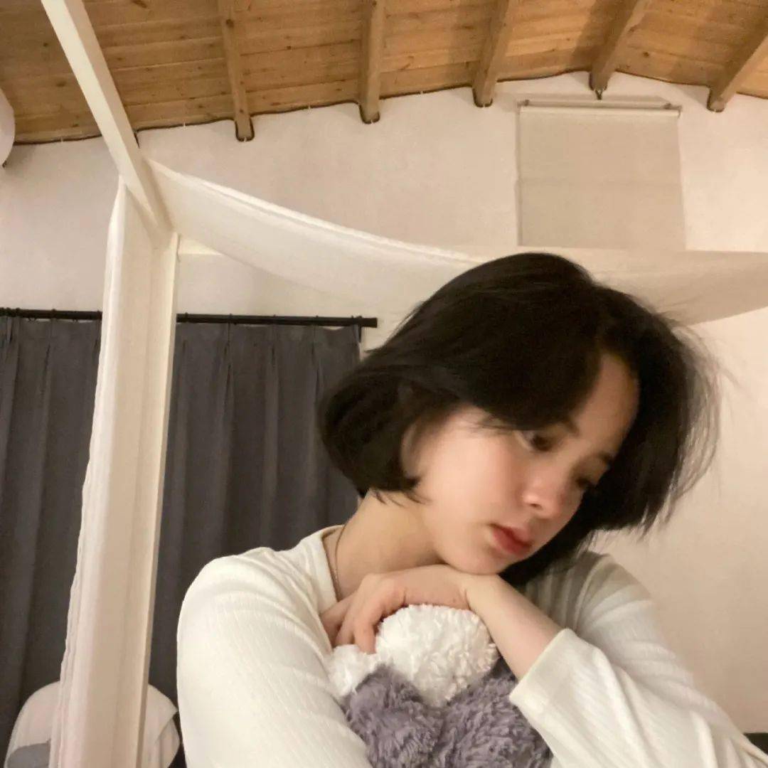 发型半个娱乐圈都在剪的短发，竟是“胡八一”同款！