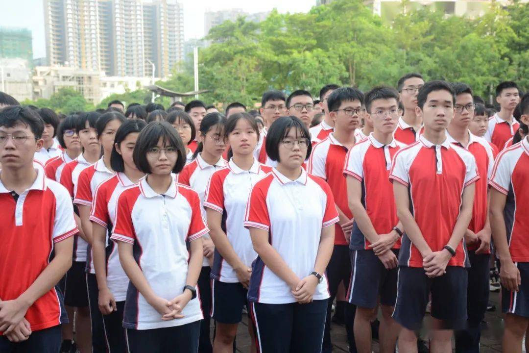 提高家校合作的有效性,我校开展具有阳春一中特色的家庭教育月系列