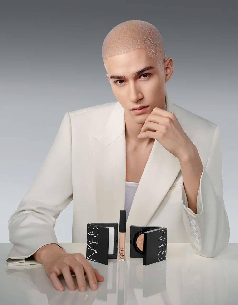 彩妆HB美容圈|?罗一舟为秋冬妆点绝杀气场,李易峰开启“院线级”美白!