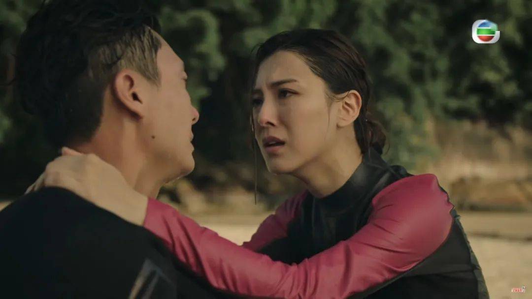 近年她回到tvb,在《香港爱情故事》饰演shay王敏奕参演《假设性无罪》