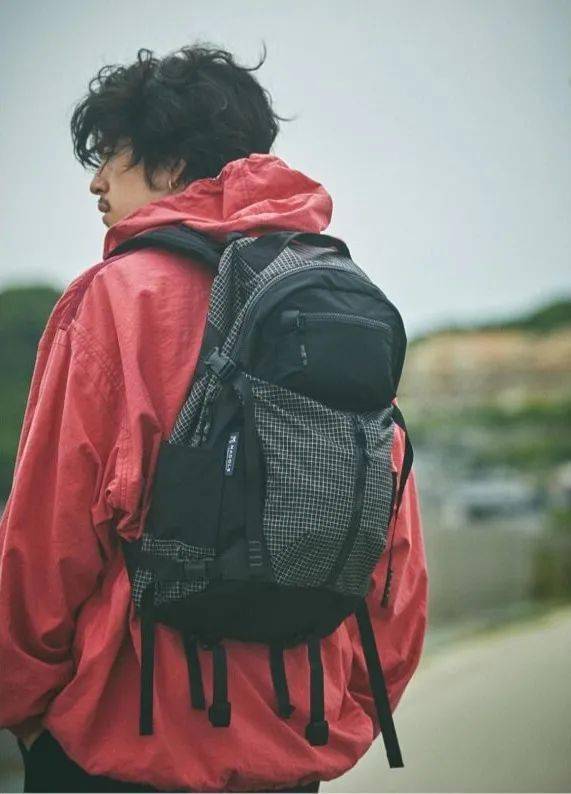 口袋 舒适又时髦的出行搭配指南