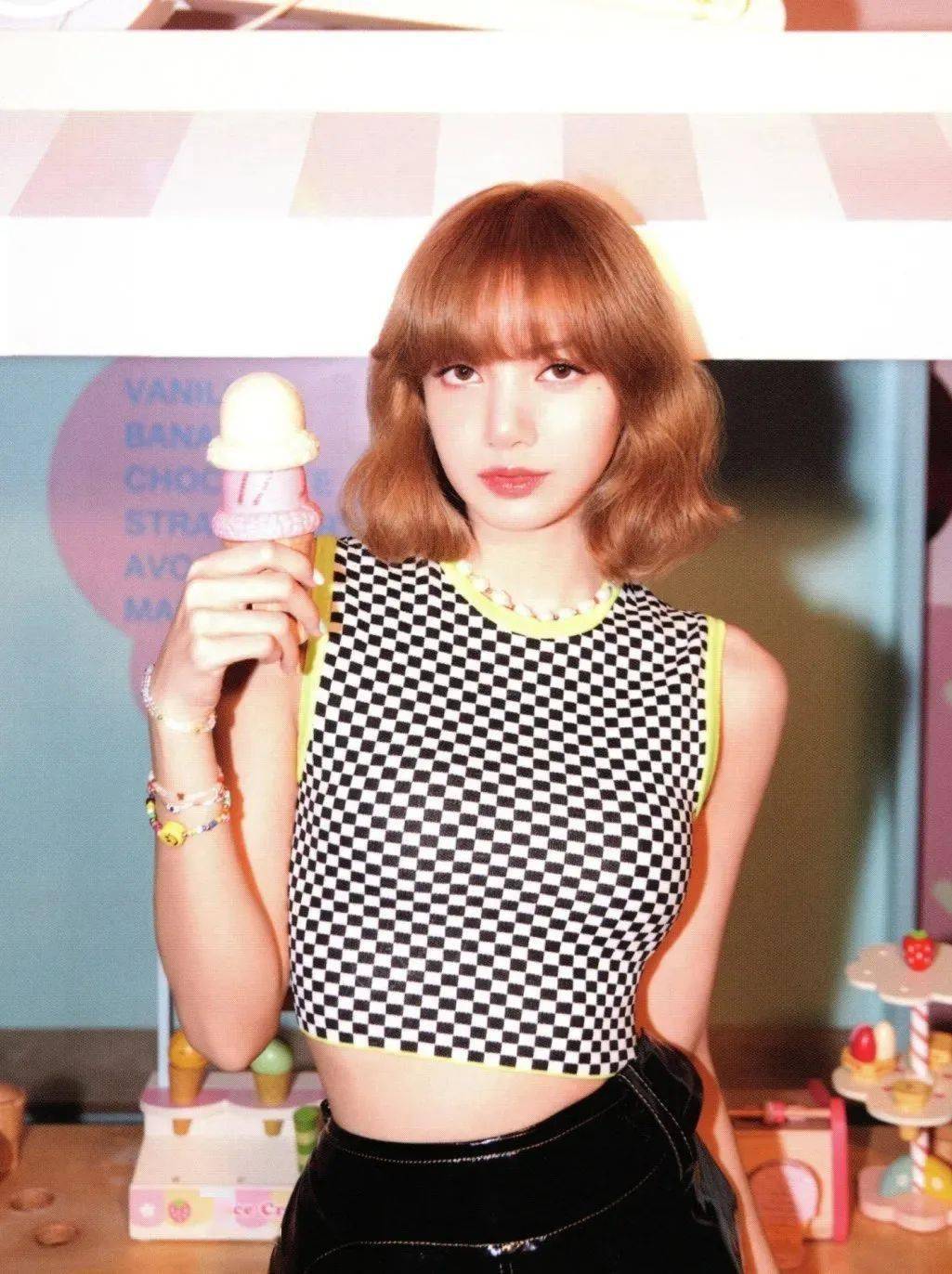 人间芭比lisa颜值翻车?她怎么变成这样了?