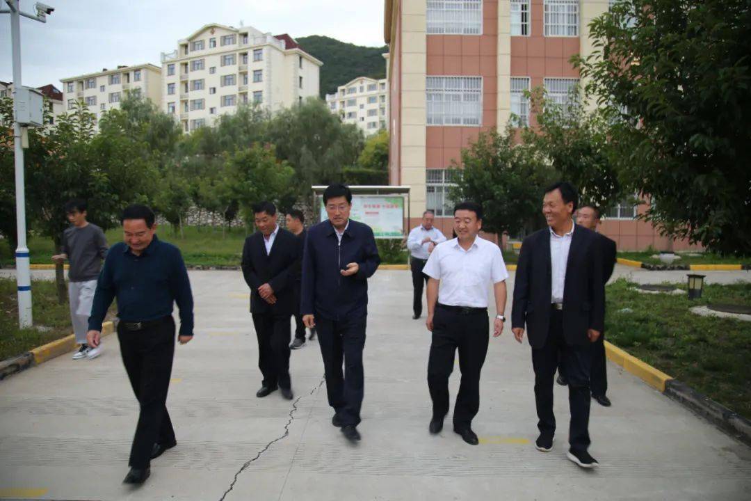 市教育局王文涛到黄龙县检查双减工作