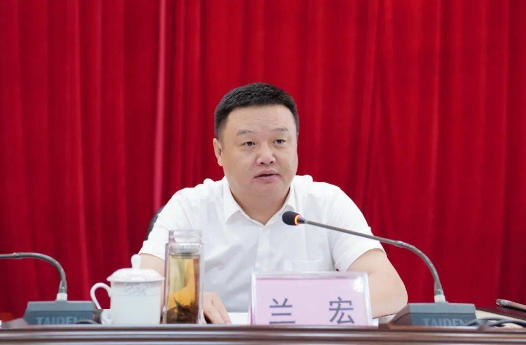 上思县召开招商引资工作会议