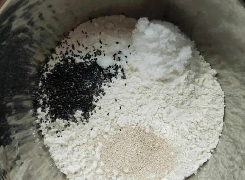 面粉发酵的过程 ee4fd7285c8e4f59a10965d2ae009122.jpeg