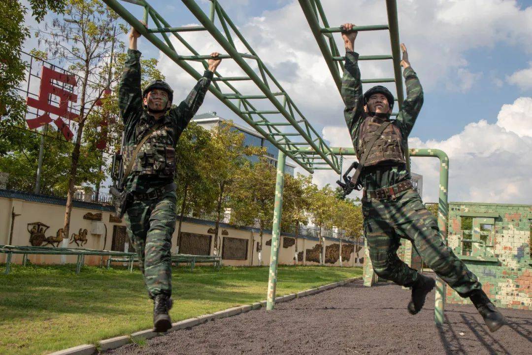 练兵备战南部战区某旅武警南宁支队国防科技大学信息通信学院