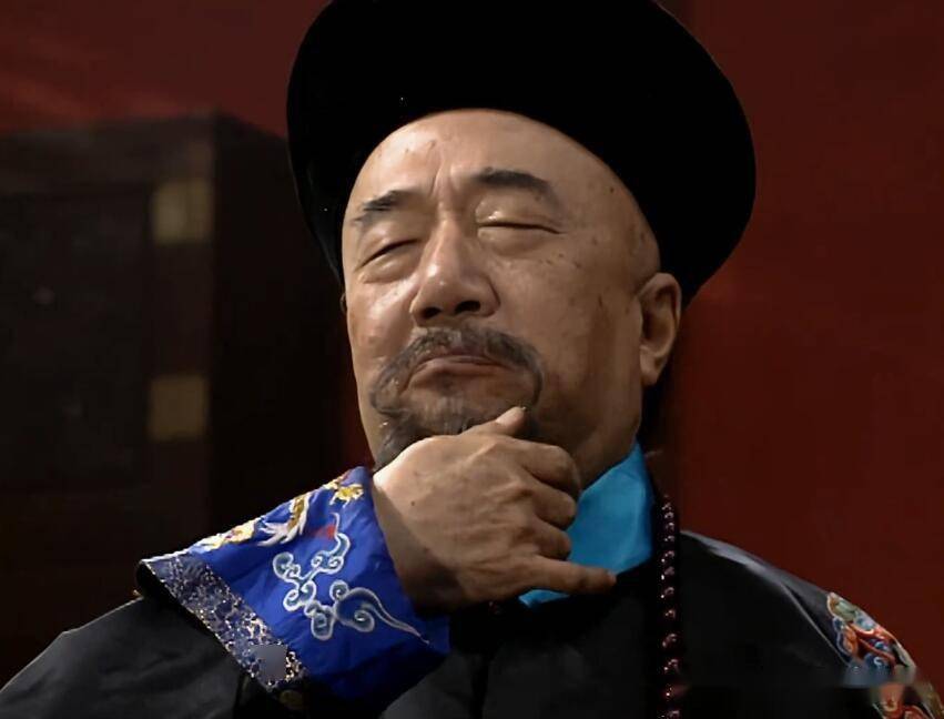 剧中最聪明的人应该是六王,特别会权衡利弊,一般时候装糊涂,还把太极