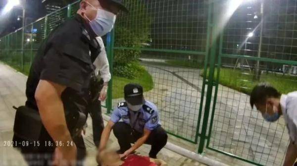 神志|男子夜跑时突发心梗，倒地不起！危急关头，一群人冲上街头找到他…