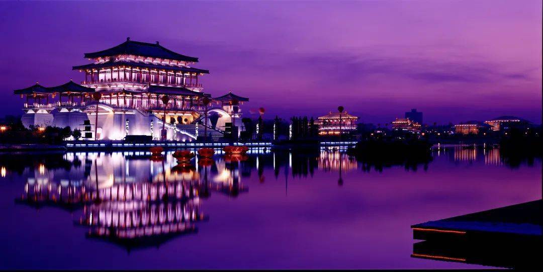 跑十四运会马拉松赛道,看曲江最美风景!_西安