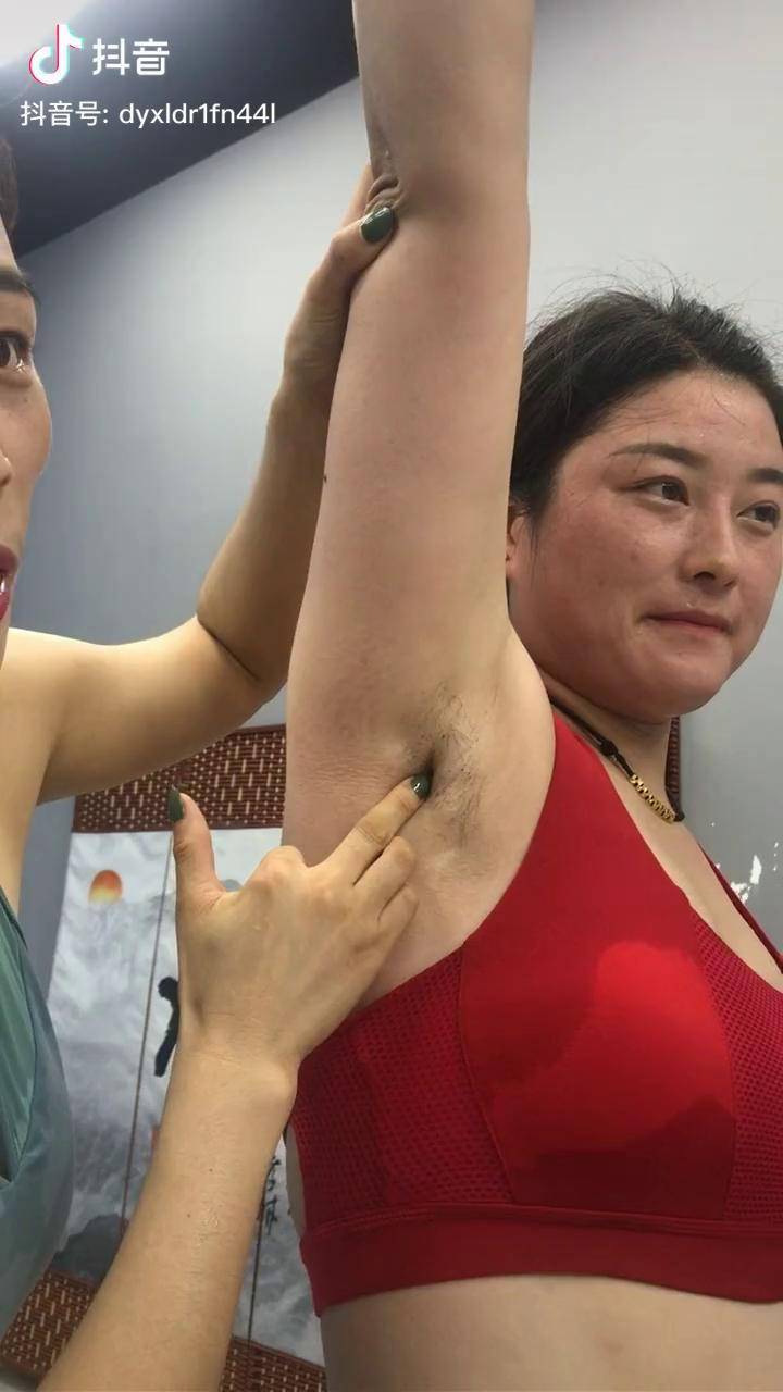 腋下有淋巴有结节的和扁平优的手臂粗的连这个动作宝贝们这个号