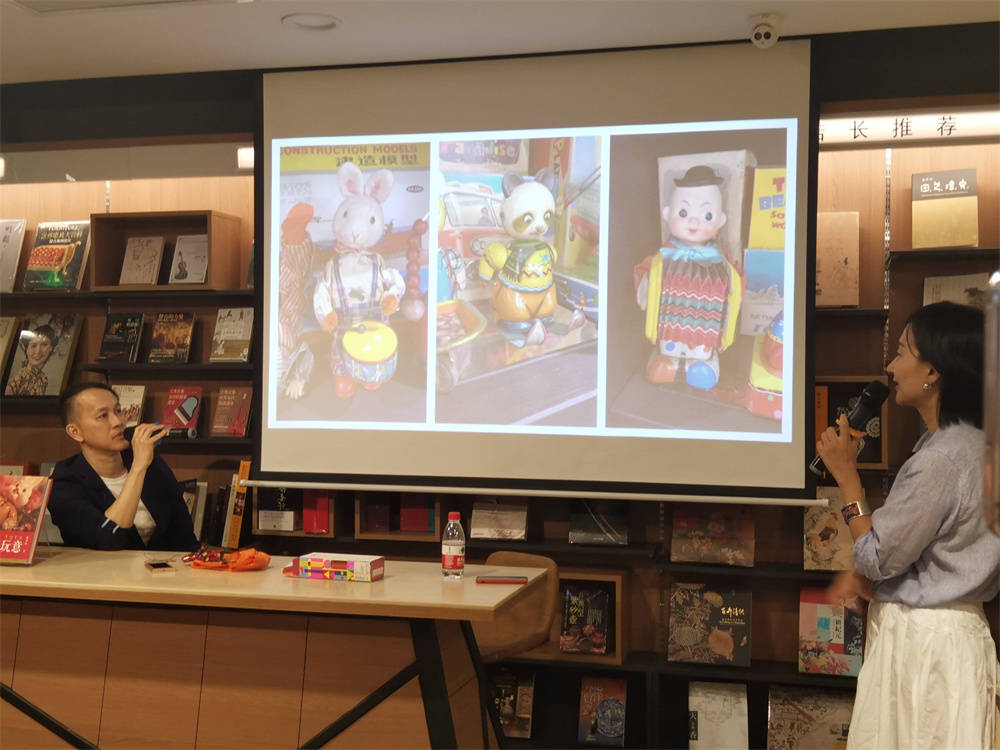 陈国泰|“玩具收集者”陈国泰，写了一本玩具的梦想之书