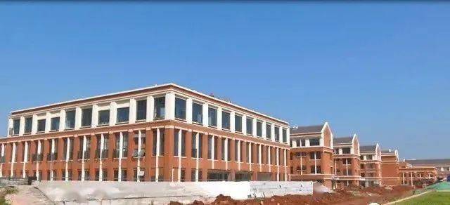 五里界中学已经建成,预计明年正式投入使用!