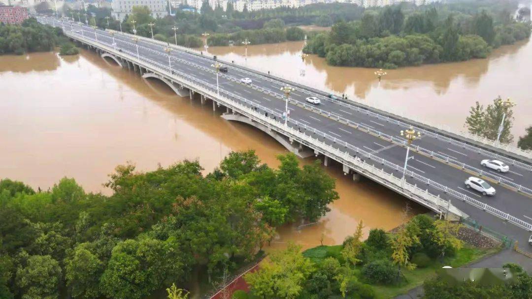 最新拍摄航拍洪峰过境的漯河罕见的场景