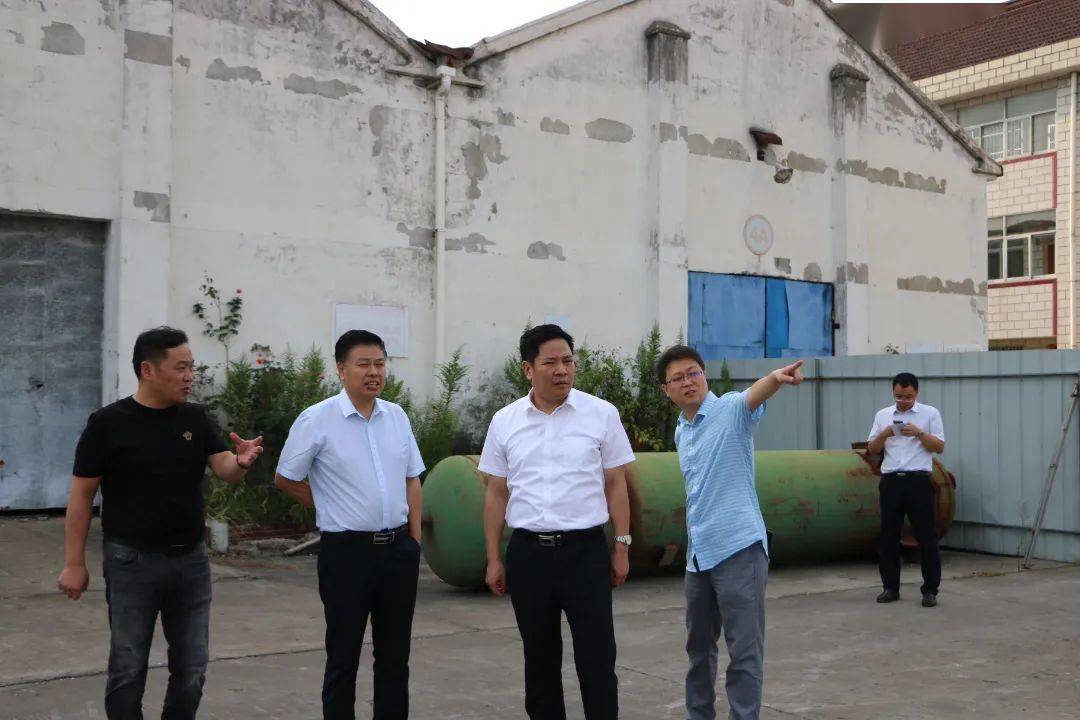 绷紧安全弦如皋市副市长顾留忠带队到东陈开展节前安全生产检查