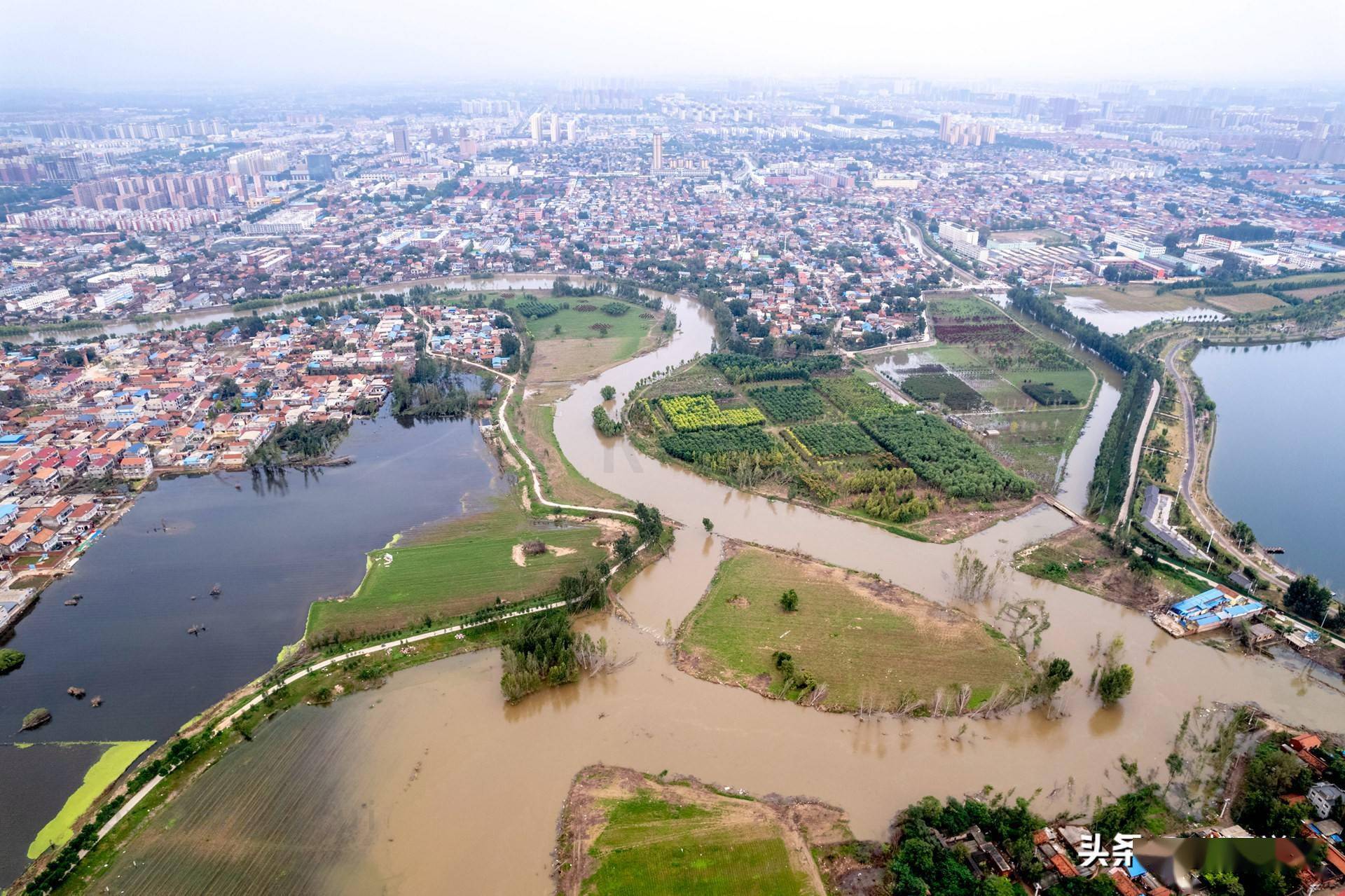郑济高铁海河流域卫河白寺坡长虹渠蓄滞洪区滑县段似跨海大桥