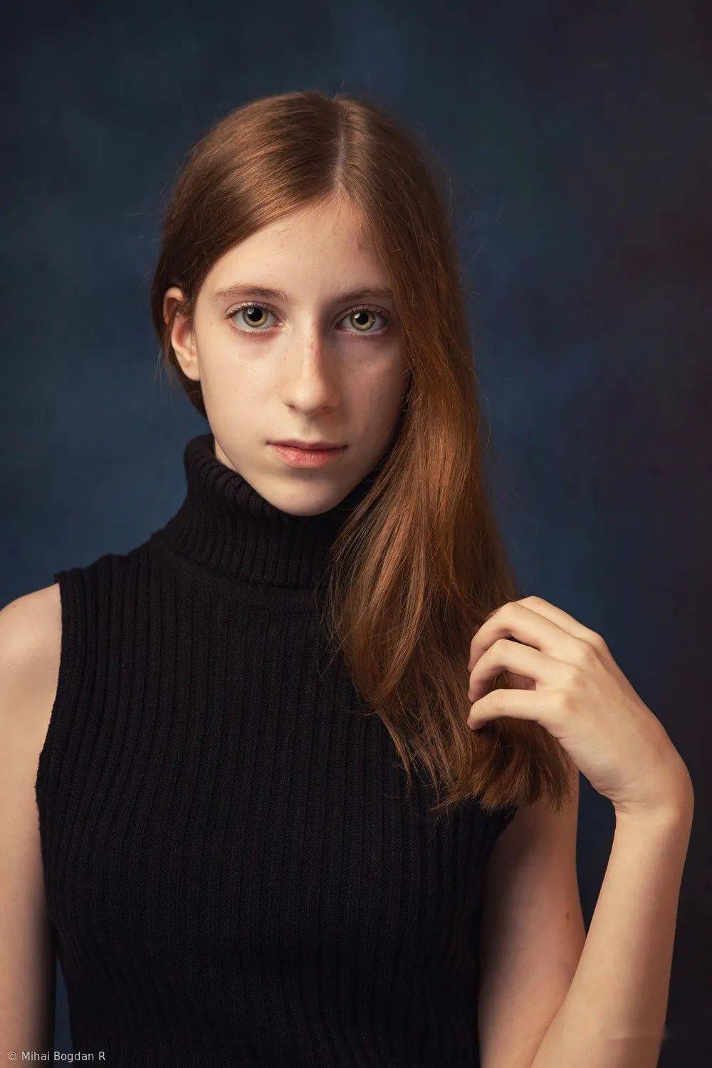 散发着迷人魅力的女性人物肖像_摄影