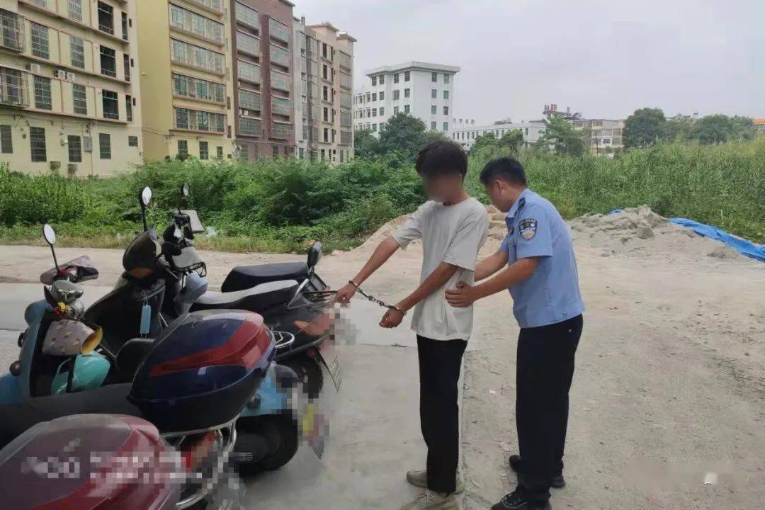最小年仅15岁揭阳3名未成年人被戴上手铐指认现场