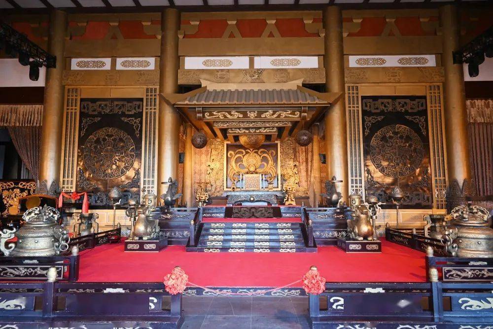 礼乐区所展示的古筝,编磬,编钟都是汉朝时期乐师们演奏宫廷声乐的主要
